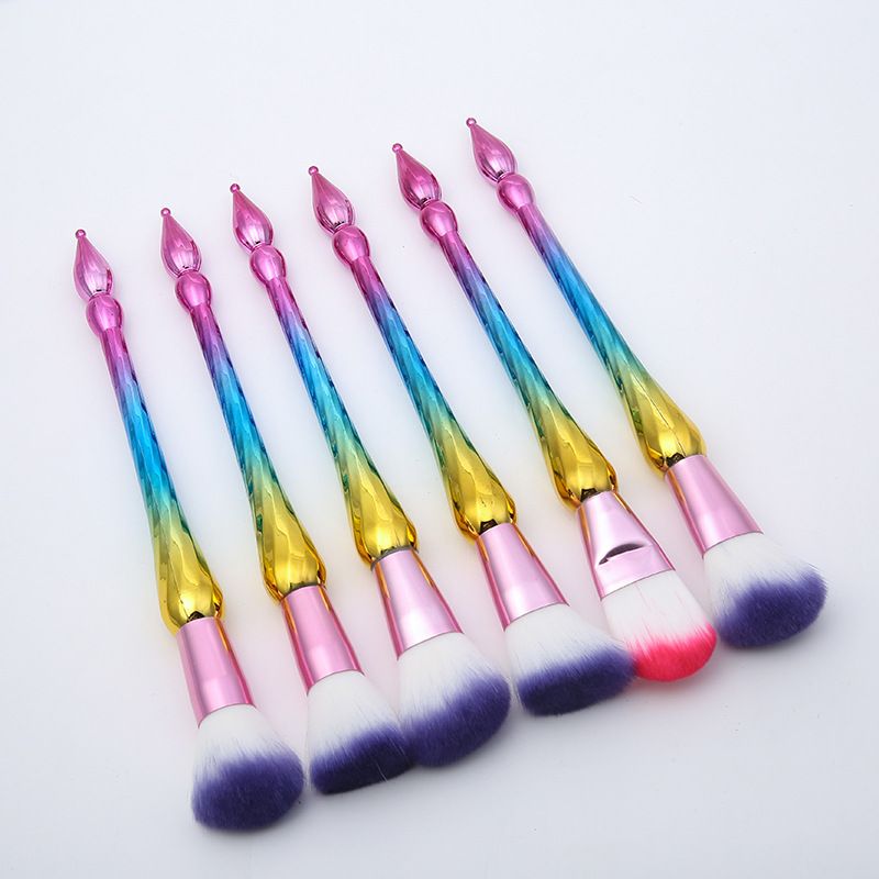 وقد تم إعداد مجموعة جديدة من أغطية التجميل المبتكرة، وهي مجموعة حلزونية ملونة، طلاء مساحيق التجميل بطلاء الدهان details Picture