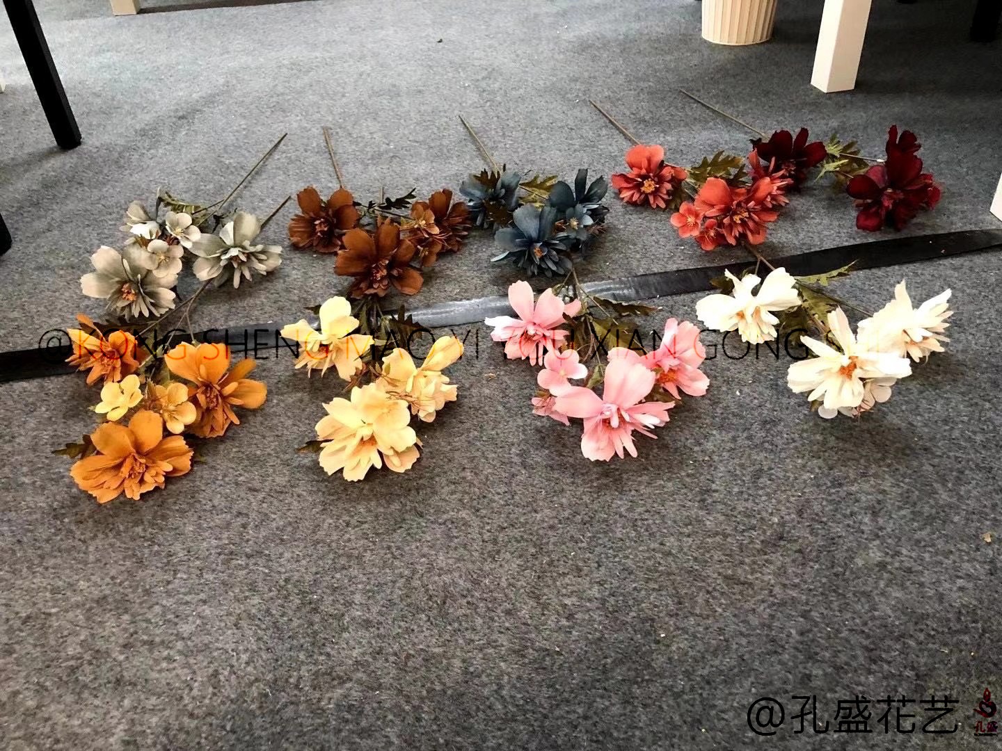 Autumn Persian chrysanthemums detail image 1