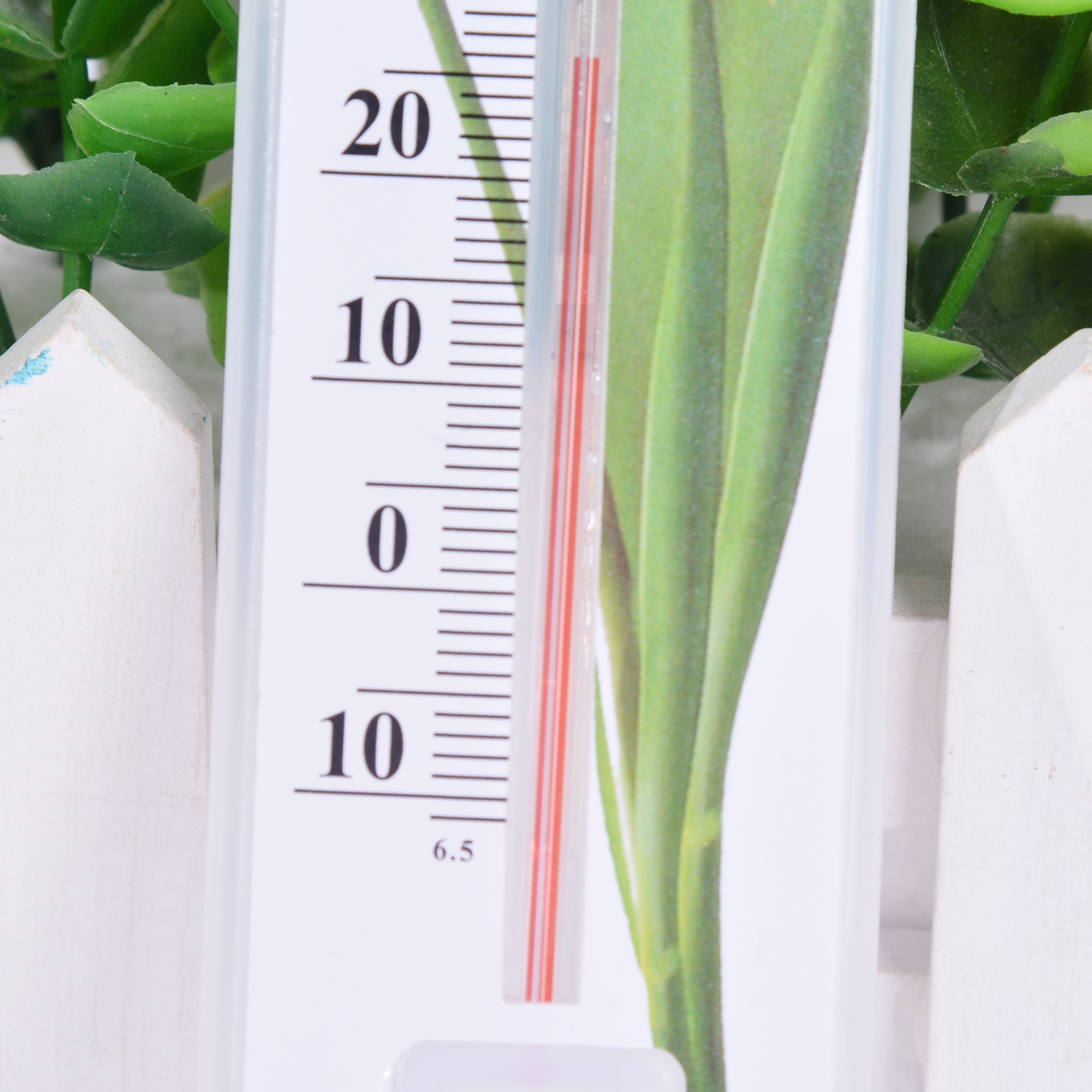 Plastic cartoon rose-patterned thermometer, indoor and outdoor thermometer, greenhouse thermometer detail image 6