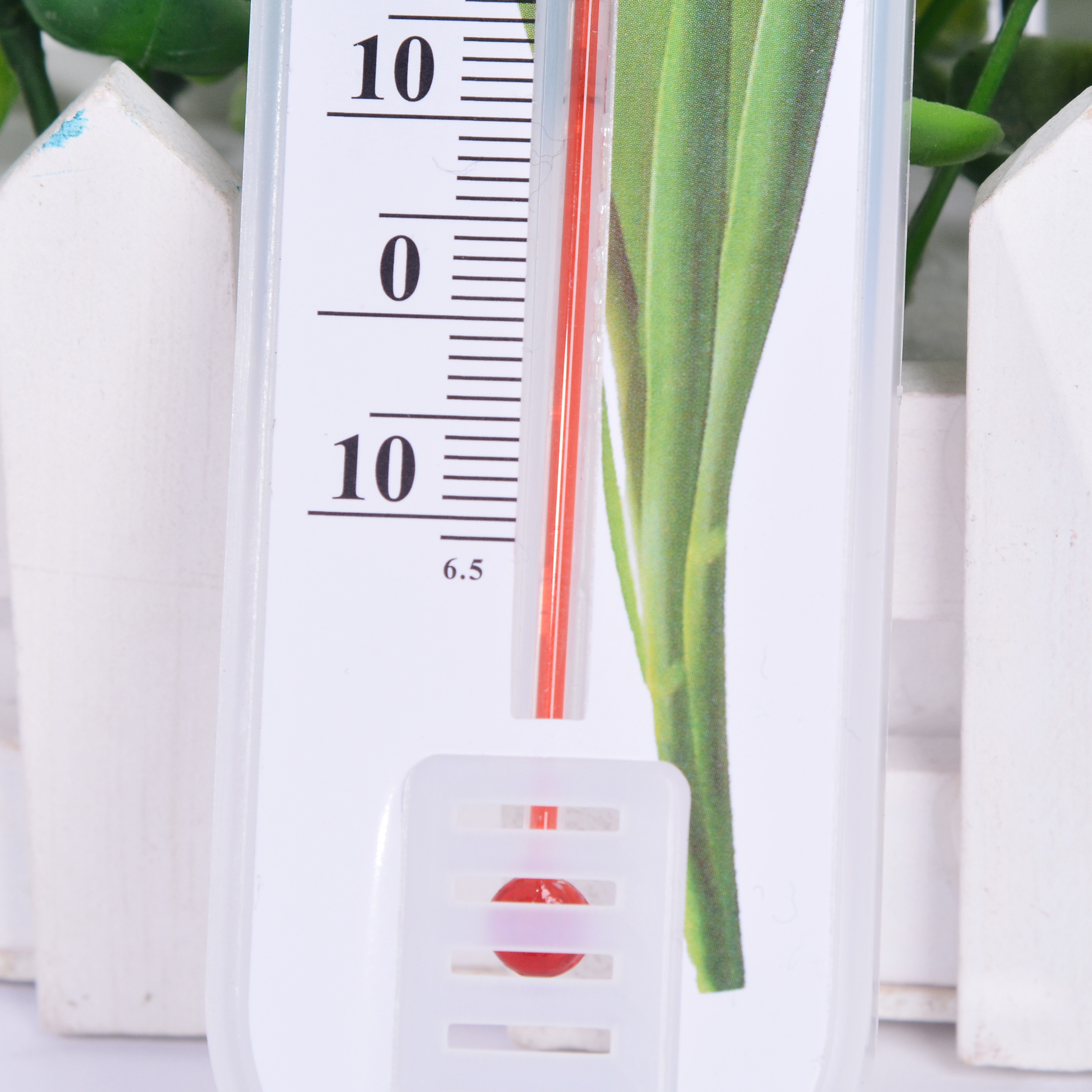 Plastic cartoon rose-patterned thermometer, indoor and outdoor thermometer, greenhouse thermometer detail image 7