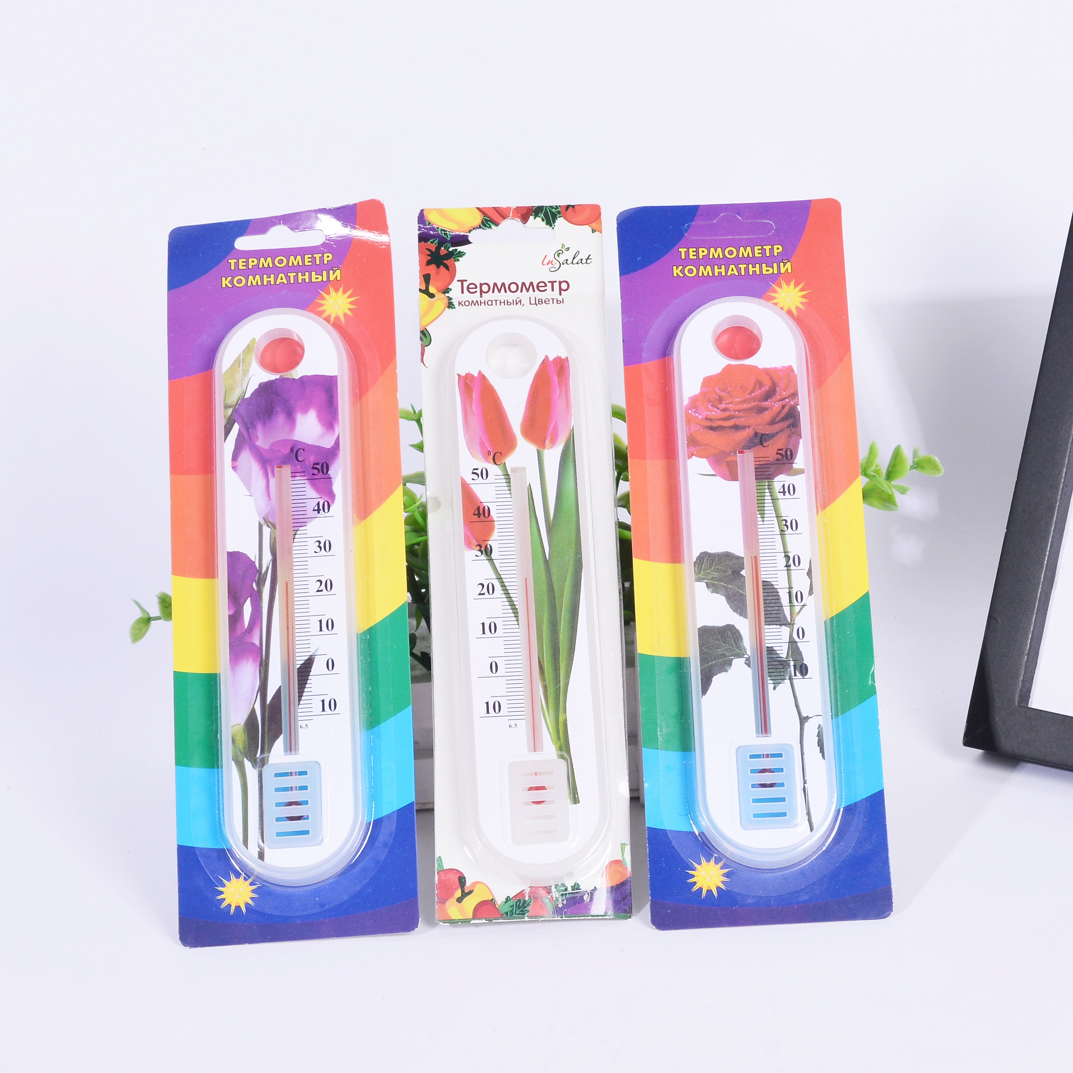 Plastic cartoon rose-patterned thermometer, indoor and outdoor thermometer, greenhouse thermometer detail image 3