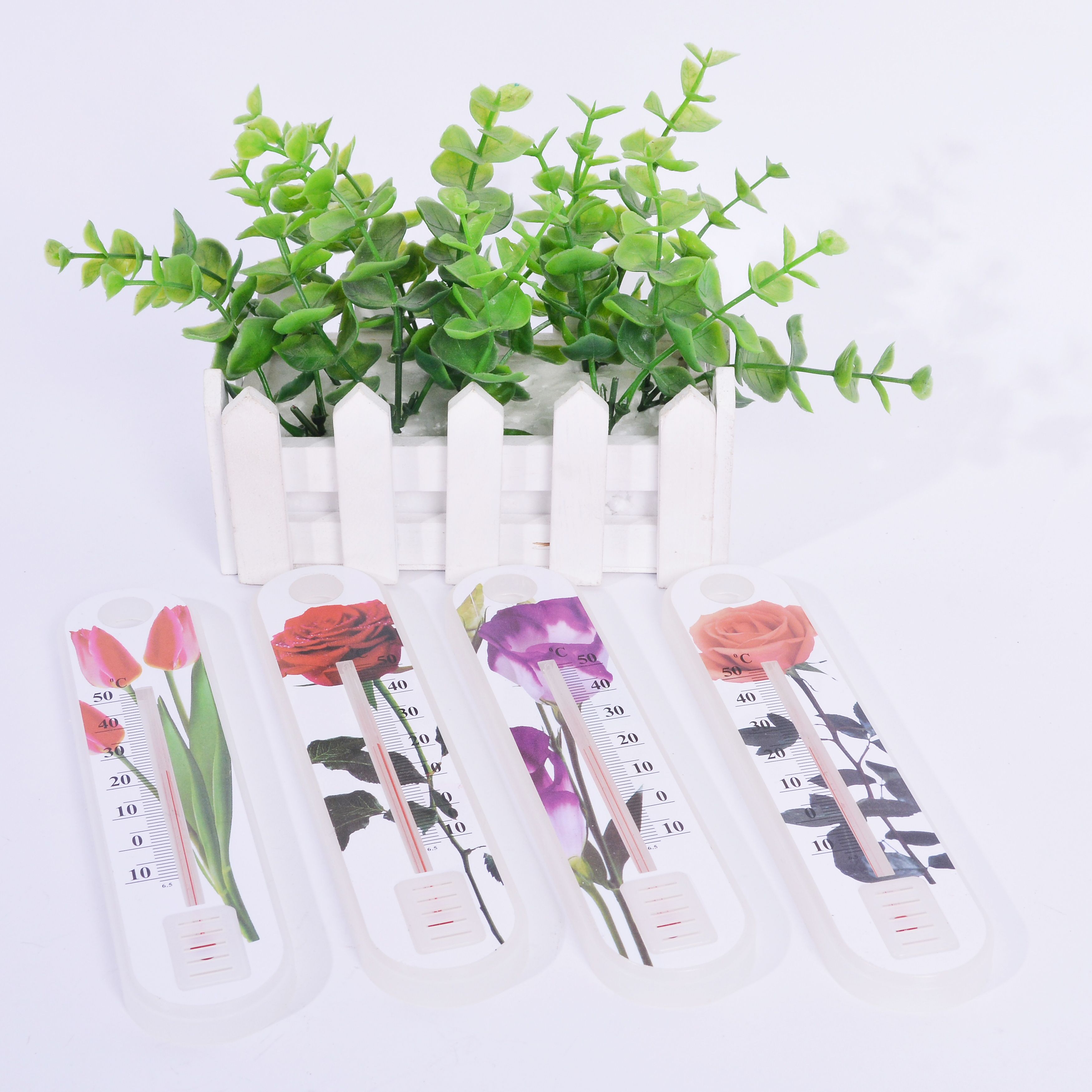 Plastic cartoon rose-patterned thermometer, indoor and outdoor thermometer, greenhouse thermometer details Picture