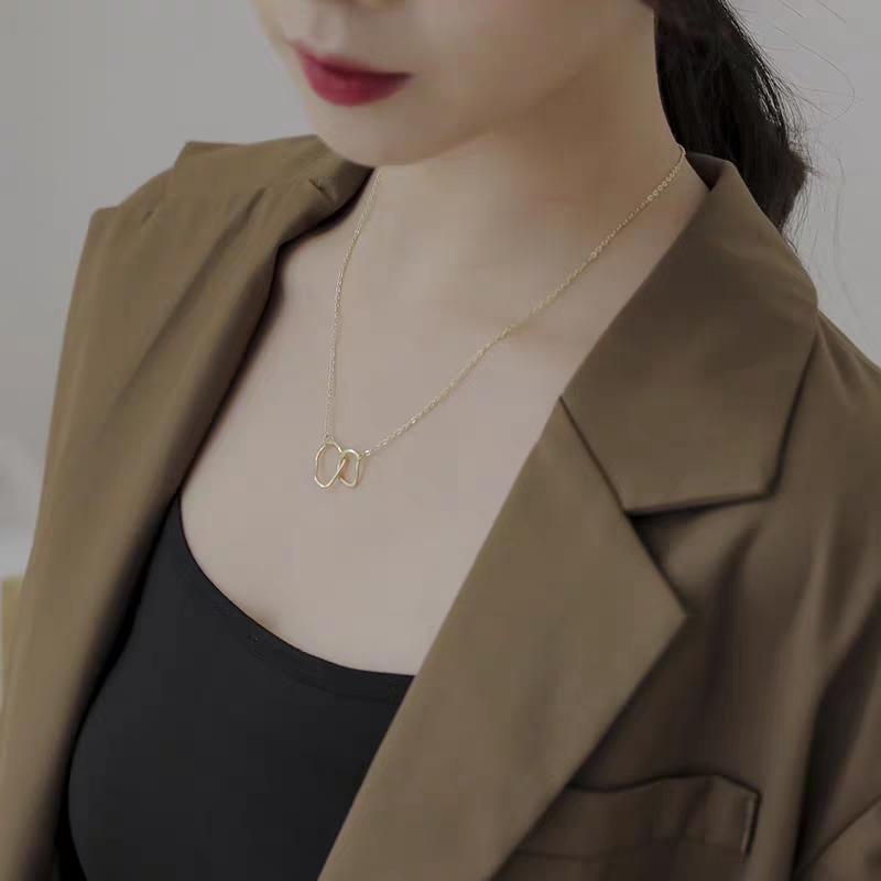 Collarbone chain pendant necklace undefined