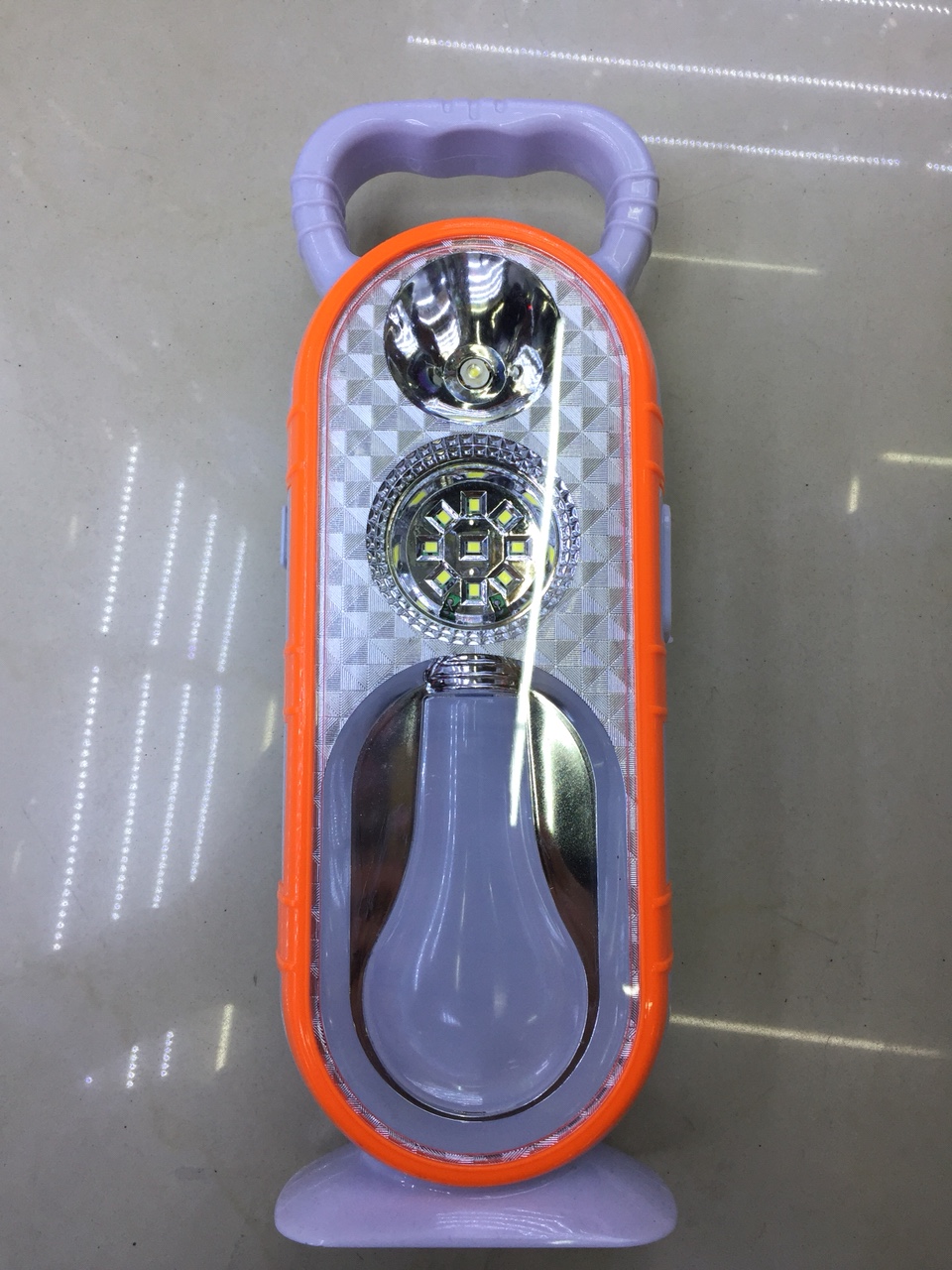 Model 7128 battery-powered portable lamp