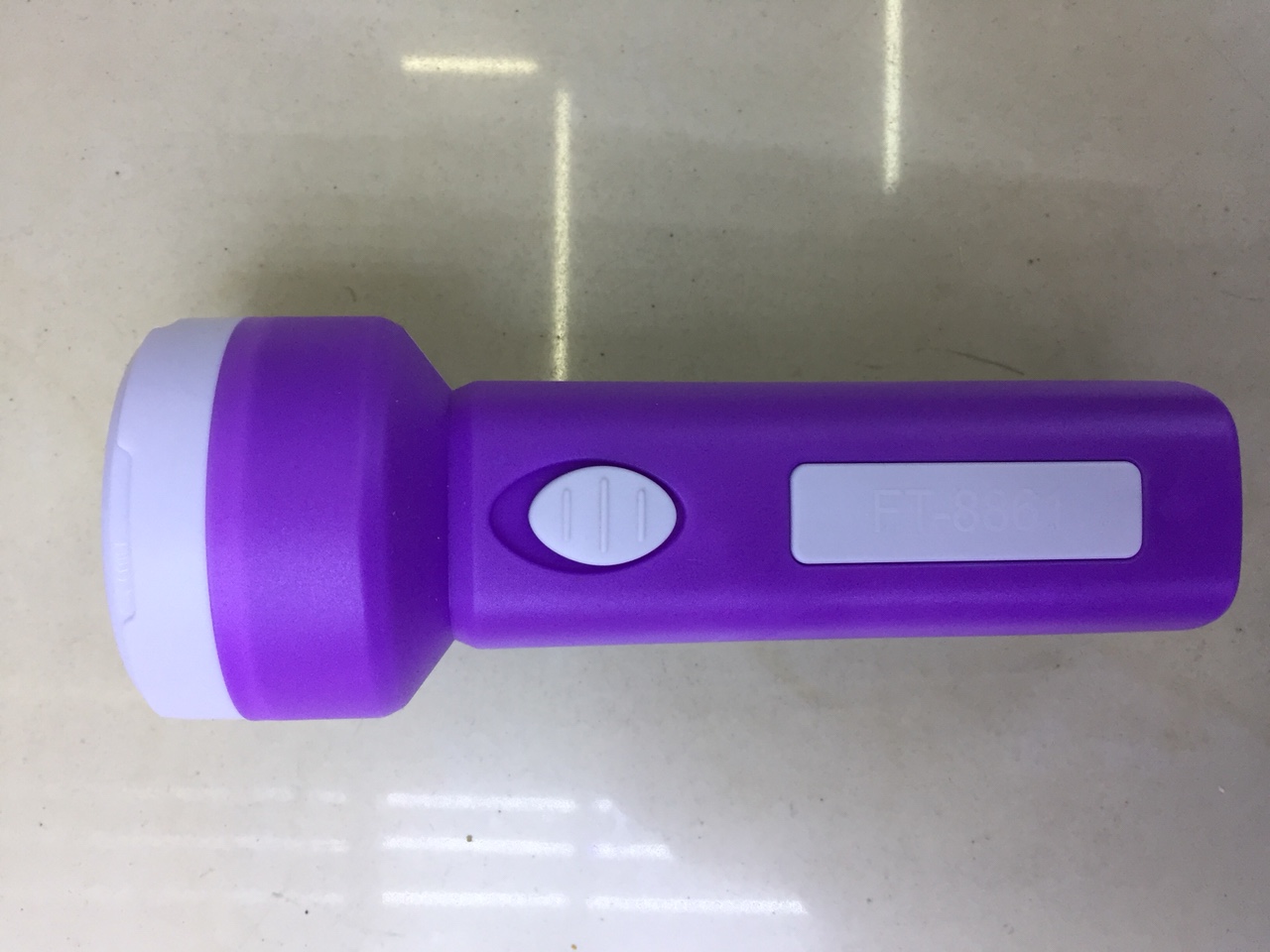 Model 8861 battery flashlight