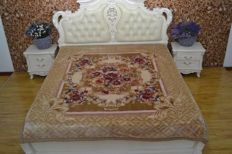 Wholesale Blanket Flannel Coral Velvet Raschel Blanket Size Can Be Customized Color 29 Application Scenario