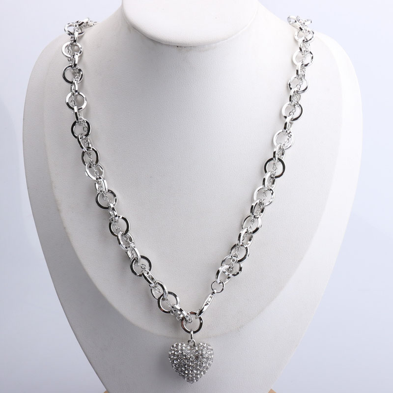 The new exaggerated thick chain five-pointed star sparkling diamond sweater chain from Europe and America, the cold style of women, the popular heart-shaped necklace and accessory trend detail image 7