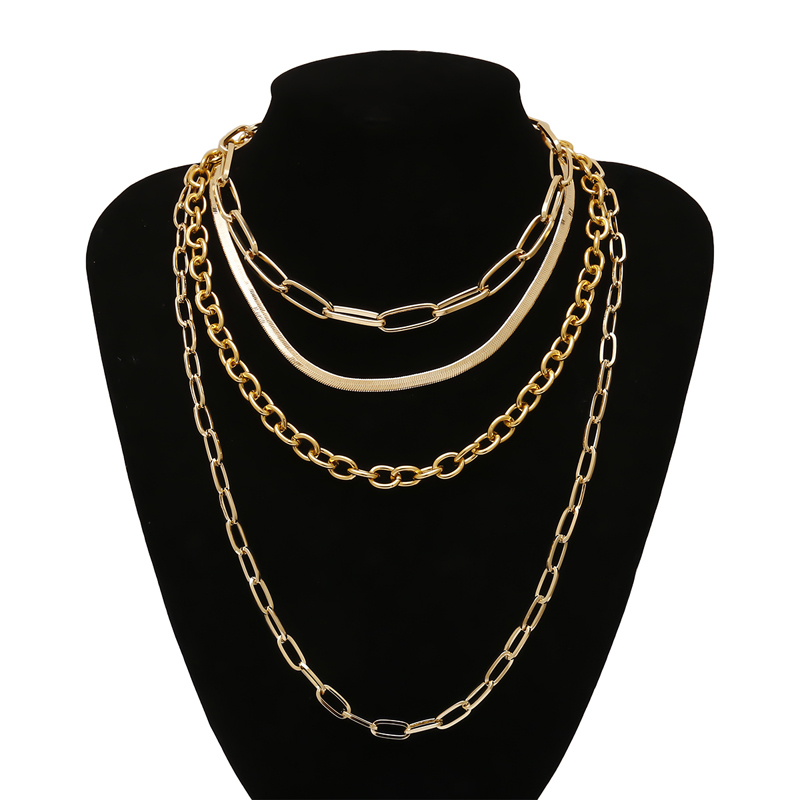 2020 New choker collarbone chain metal thick chain multi-layer necklace for women, European and American ins layered and mixed necklaces Application Scenario