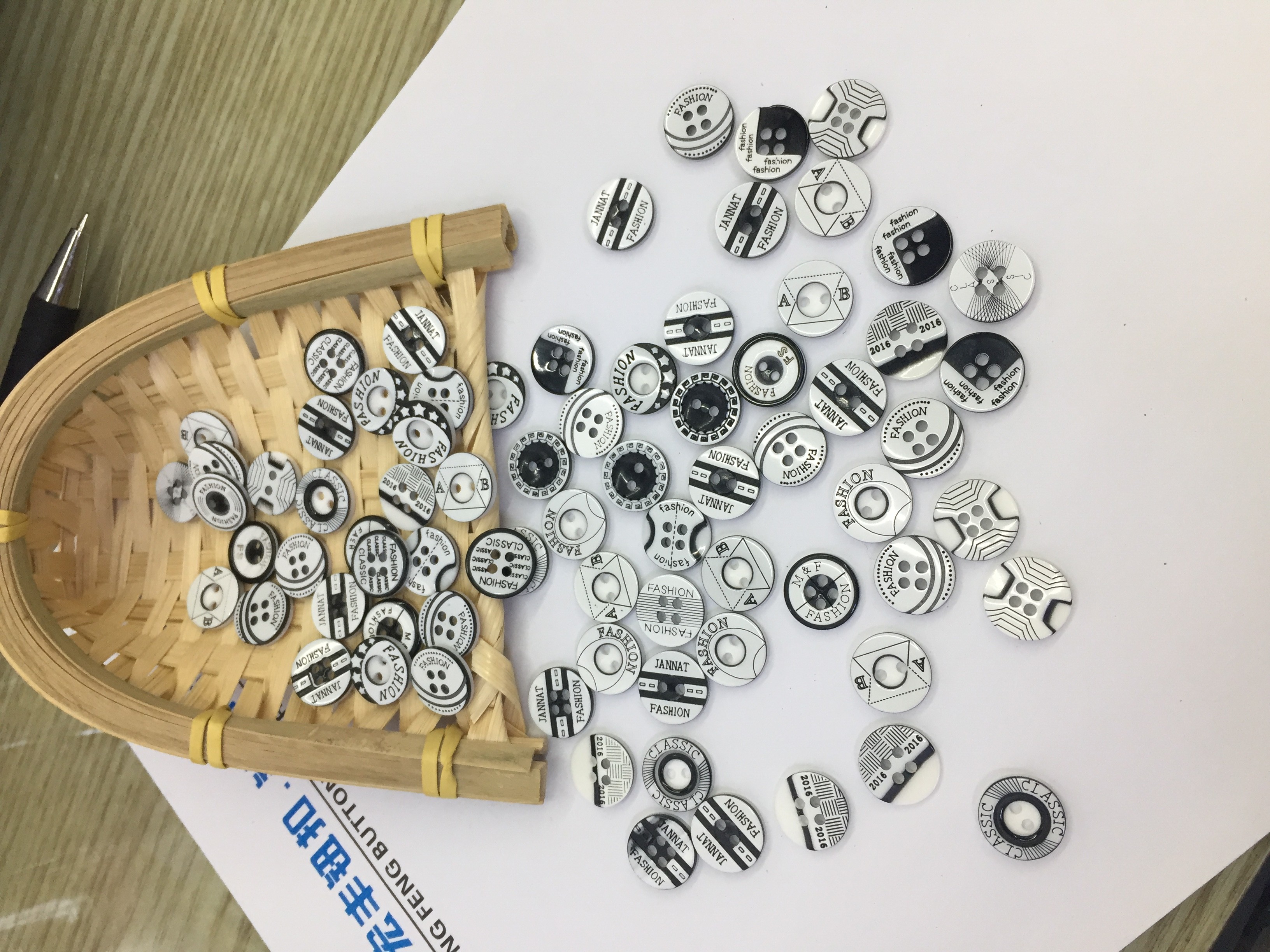 圆形纽扣四眼衬衫扣黑白镭射激光纽扣衬衫扣子百搭纽扣详情图16