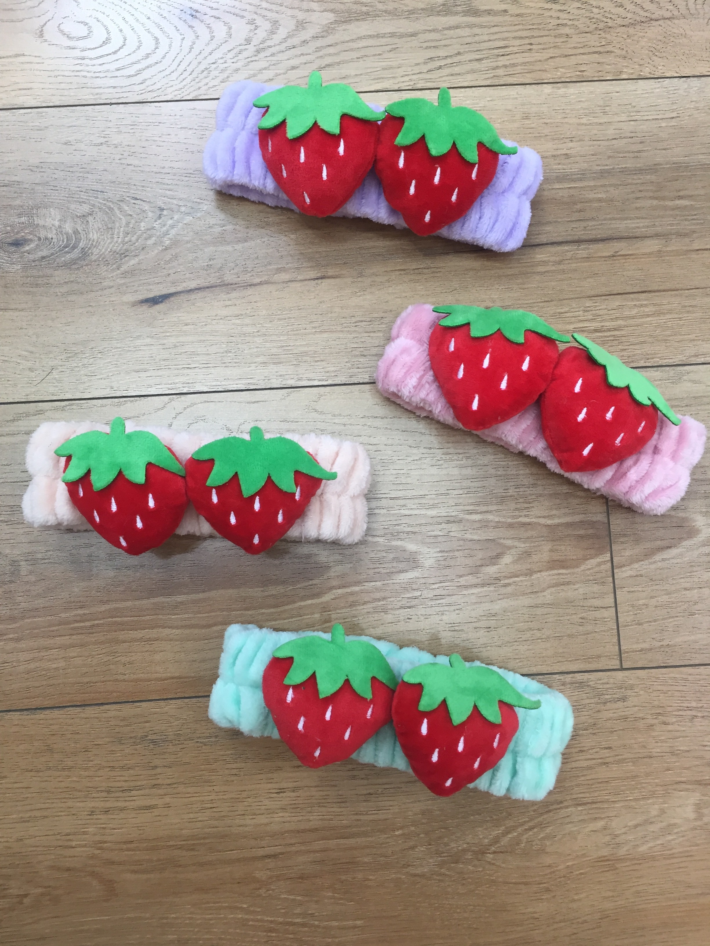 厂家批发 韩版简约可爱两颗草莓法兰绒头带 化妆洗脸必备单品详情图6