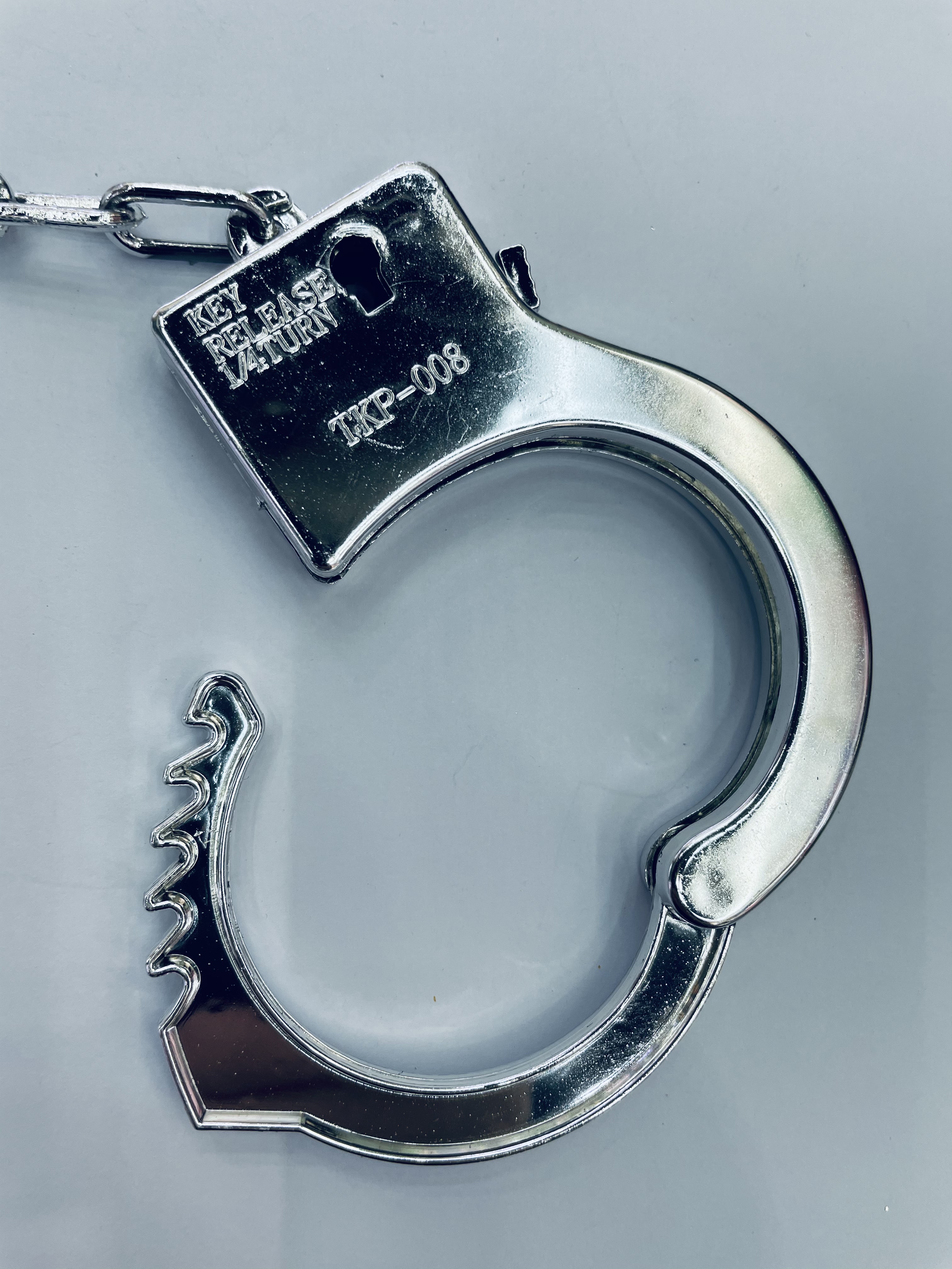 莉颖玩具玩具手铐电镀塑料手铐儿童玩具手铐真空镀膜吸塑纸卡手铐万圣节玩具手铐万圣节产品008吸塑红版蓝色手铐详情图7