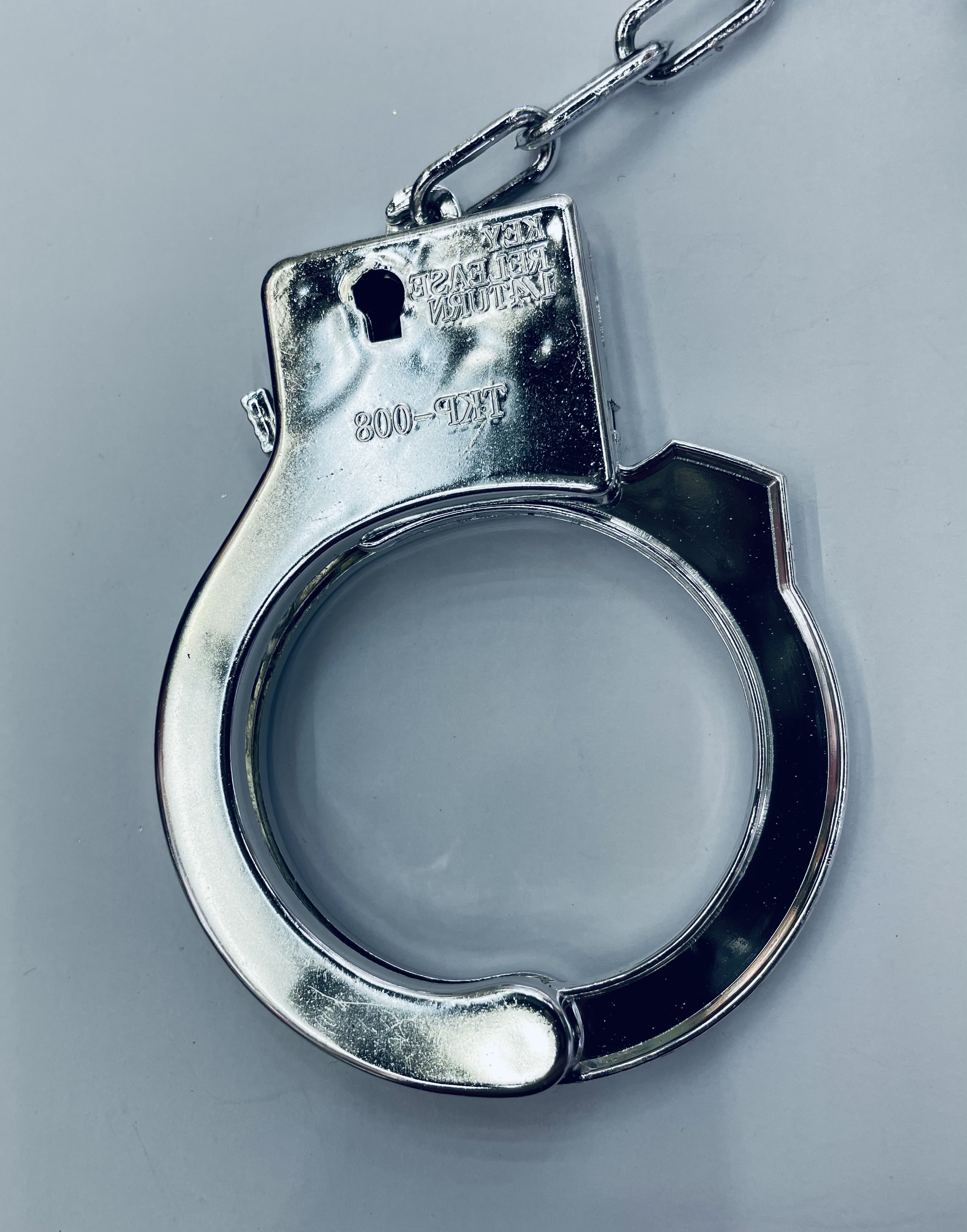 莉颖玩具玩具手铐电镀塑料手铐儿童玩具手铐真空镀膜吸塑纸卡手铐万圣节玩具手铐万圣节产品008吸塑红版蓝色手铐详情图8