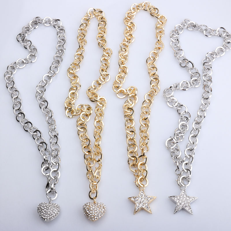 The new exaggerated thick chain five-pointed star sparkling diamond sweater chain from Europe and America, the cold style of women, the popular heart-shaped necklace and accessory trend