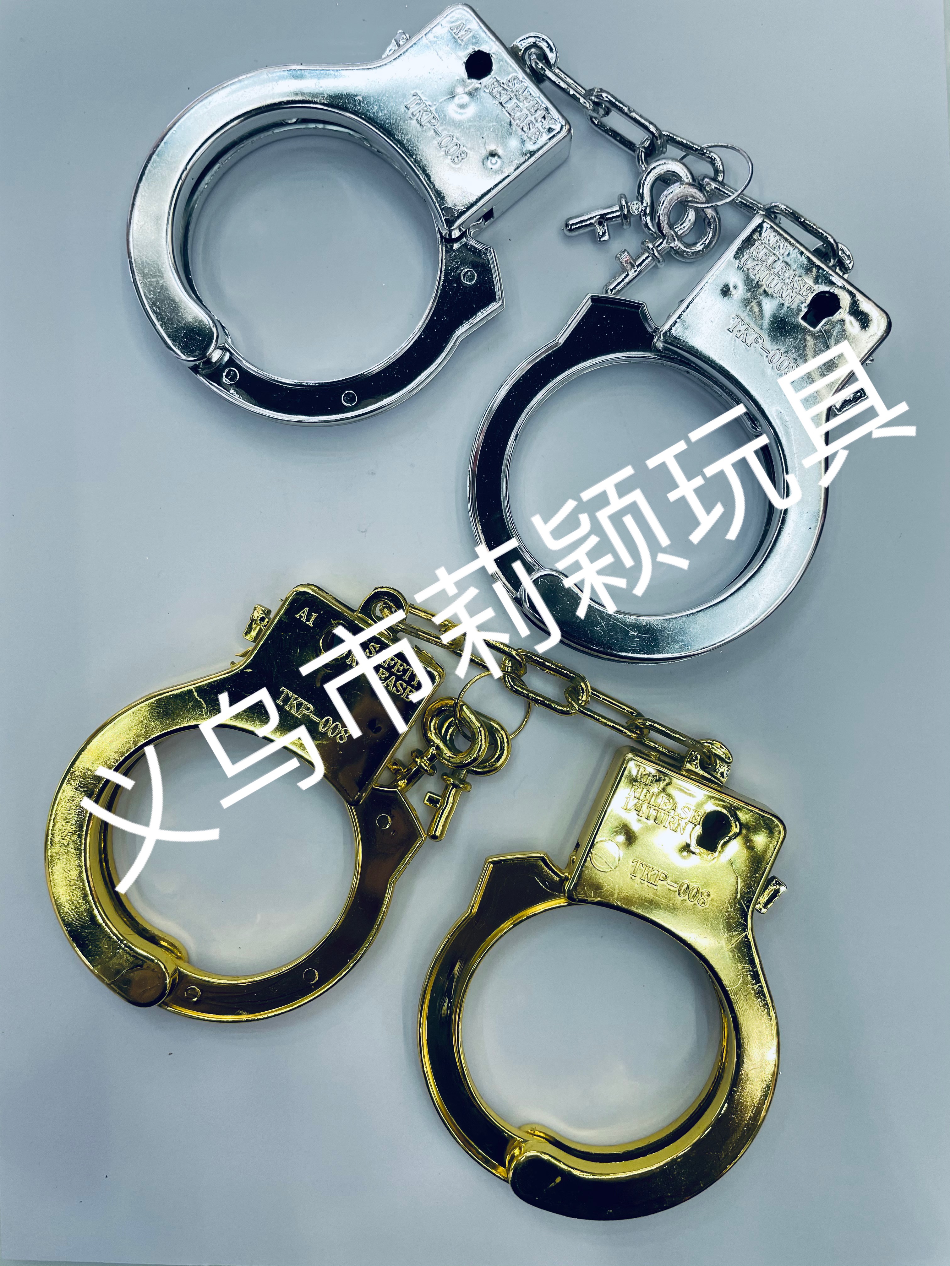 莉颖玩具玩具手铐电镀塑料手铐儿童玩具手铐真空镀膜吸塑纸卡手铐万圣节玩具手铐万圣节产品008吸塑红版蓝色手铐详情图3