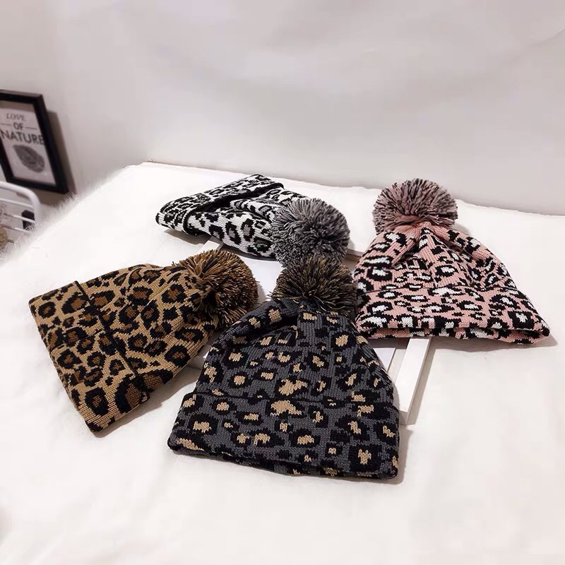 Leopard print knitted wool hat Korean version retro personality all-match color autumn and winter thickened roll edge ear protection fashion hat details Picture