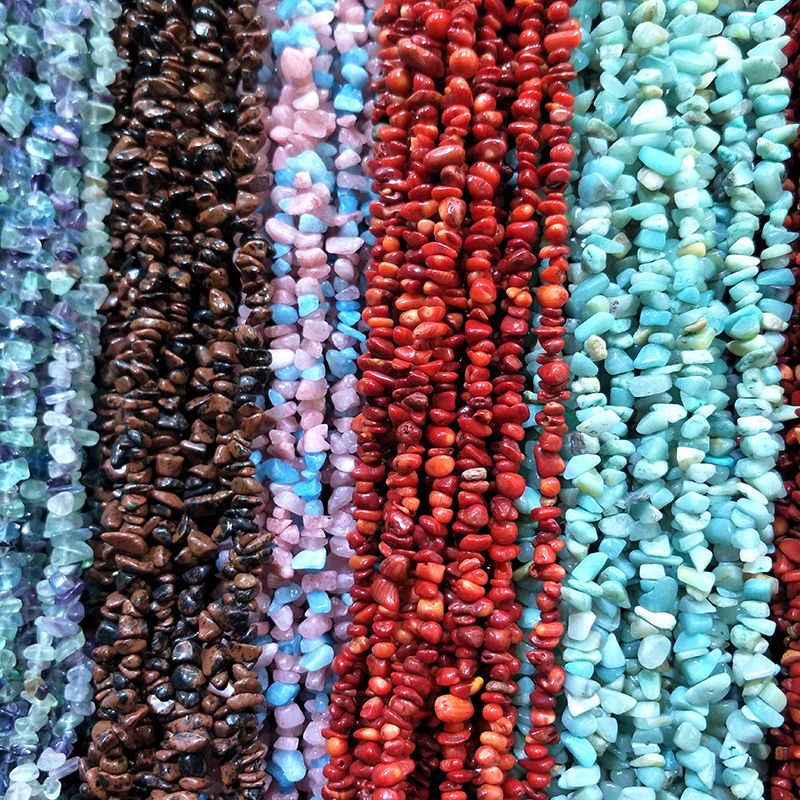 Wholesale of DIY handcrafted ethnic-style bracelet and beaded jewelry accessories made of natural unshaped crushed stone and loose beads without holes