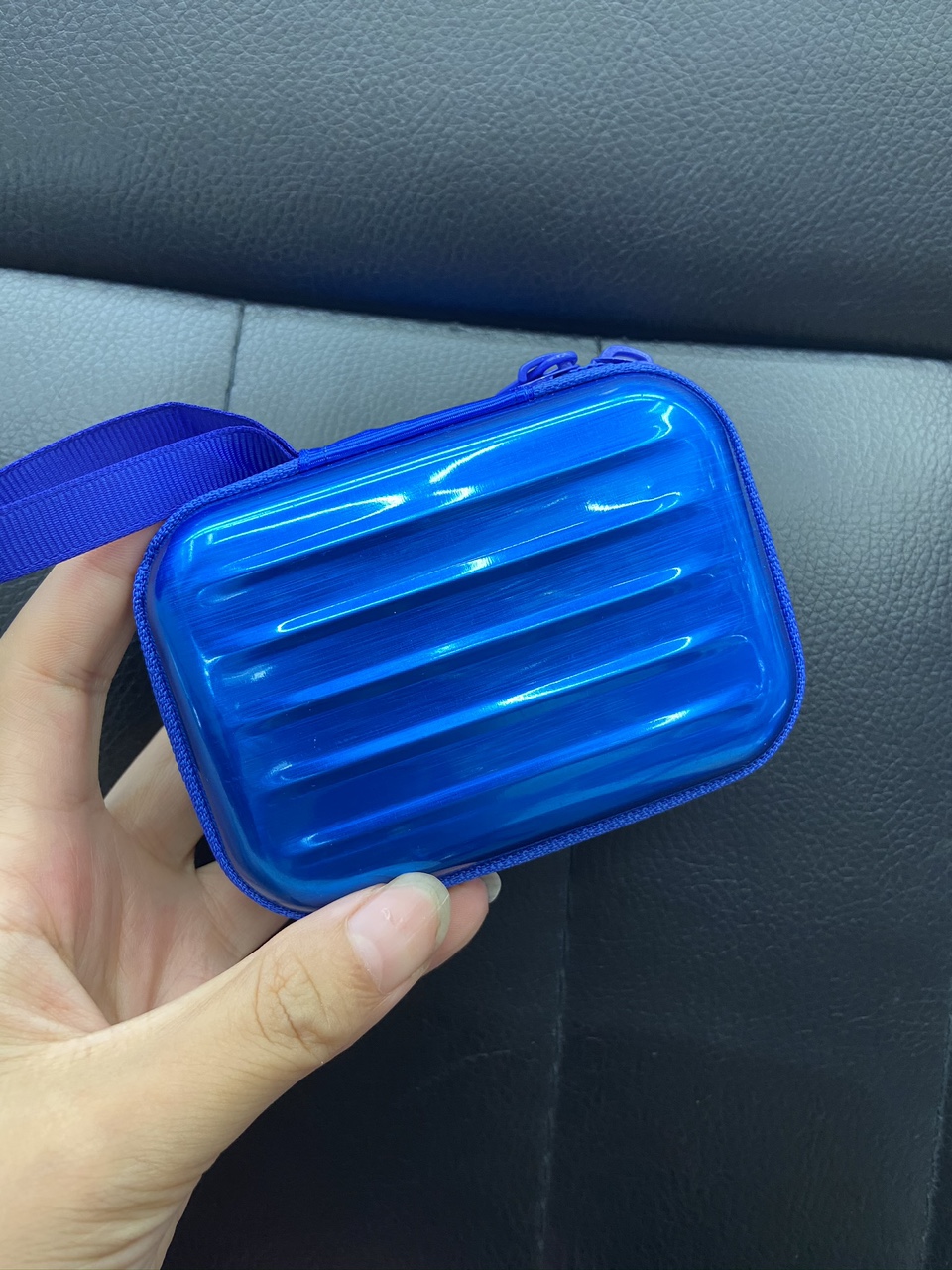 Tinplate purse blue full figure