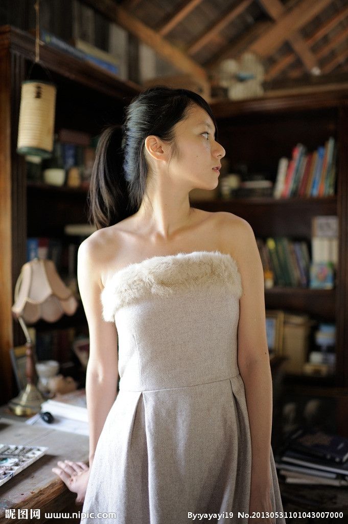 休闲装夏款短袖混纺材质韩版均码女士修身潮流款露肩连衣裙