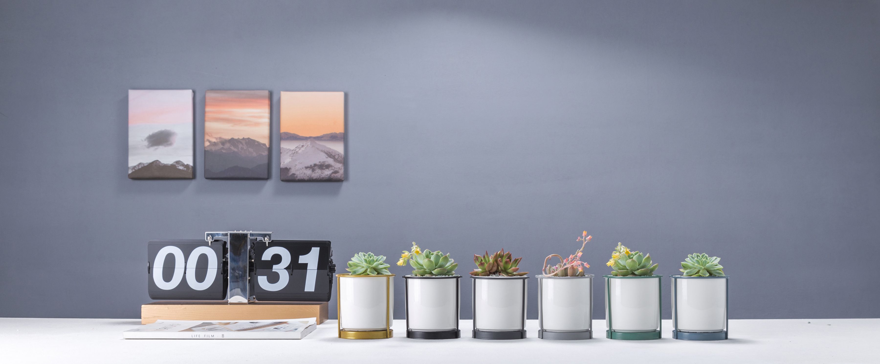 Simple tie Yi flower stand living room green plant flower arranger light luxury home indoor metal decoration furnishing tie Yi flowerpot flower stand vase multi-function thumbnail