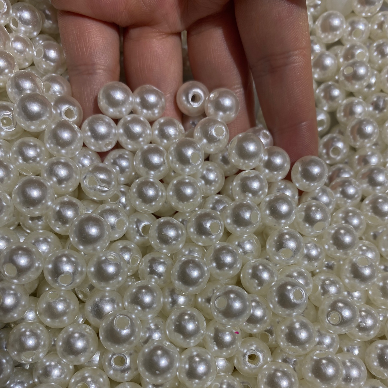 8-hole seamless pearl detail image 1