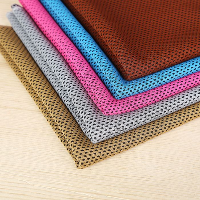 Polyester and brocade moisture-absorbing and cold-sensing fabric for sports, cold-sensing towels, cushions, and jerseys in various colors are available in stock details Picture