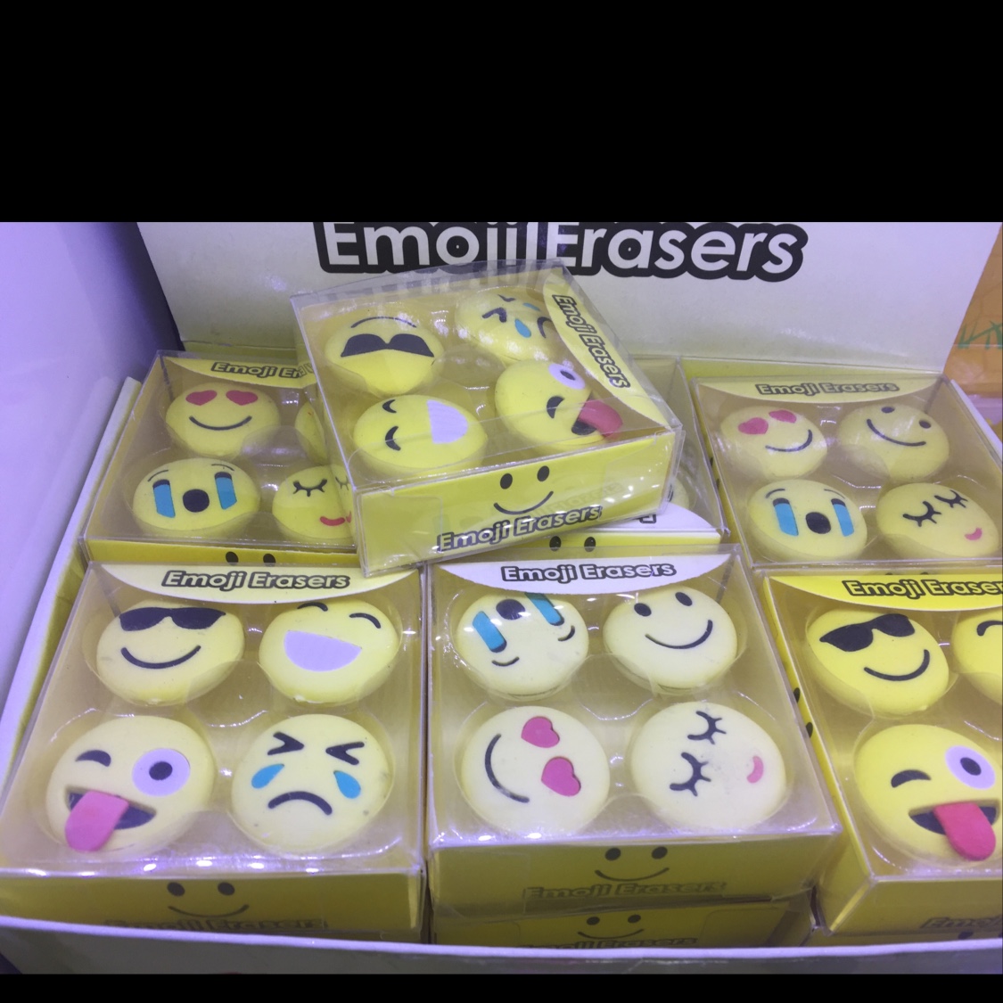 Smiling face eraser, smiling face eraser, smiling face eraser