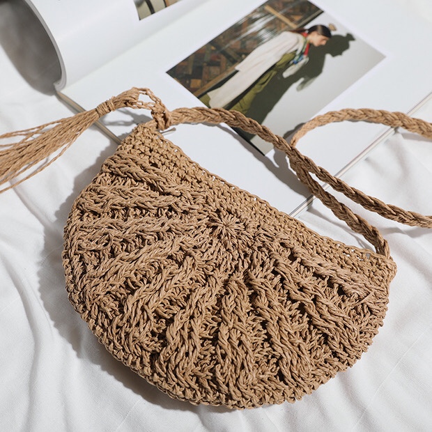 Straw Bag Retro Ins Wind Sen Holiday Beach Shoulder Bag Oblique Straddle Bag Japan And South Korea All Match Application Scenario