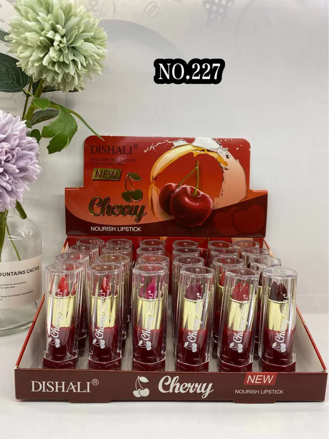 Guangzhou Moisturizing and Nourishing Lipstick, multi-color lipstick, makeup and beauty, lip makeup factory direct sales Application Scenario