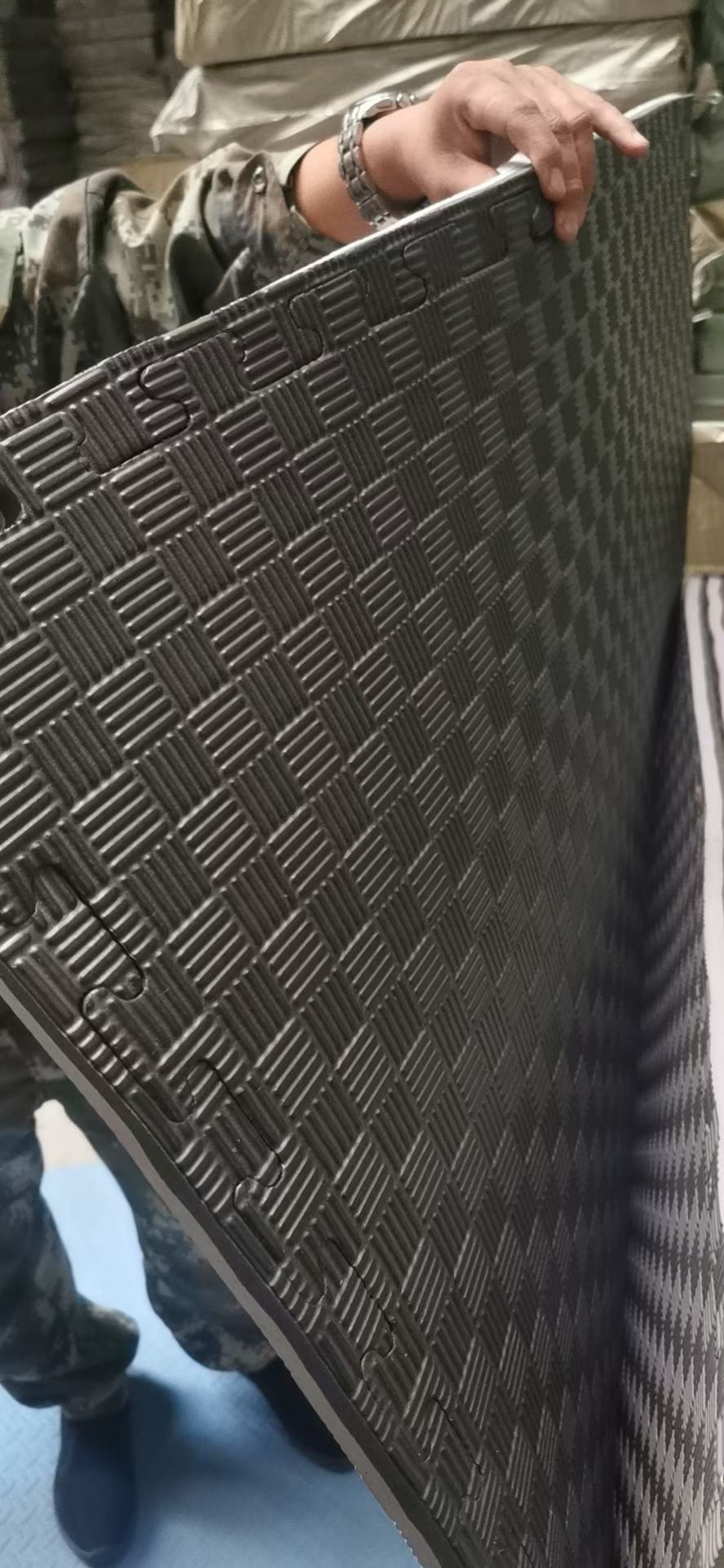 黑色地垫五道纹