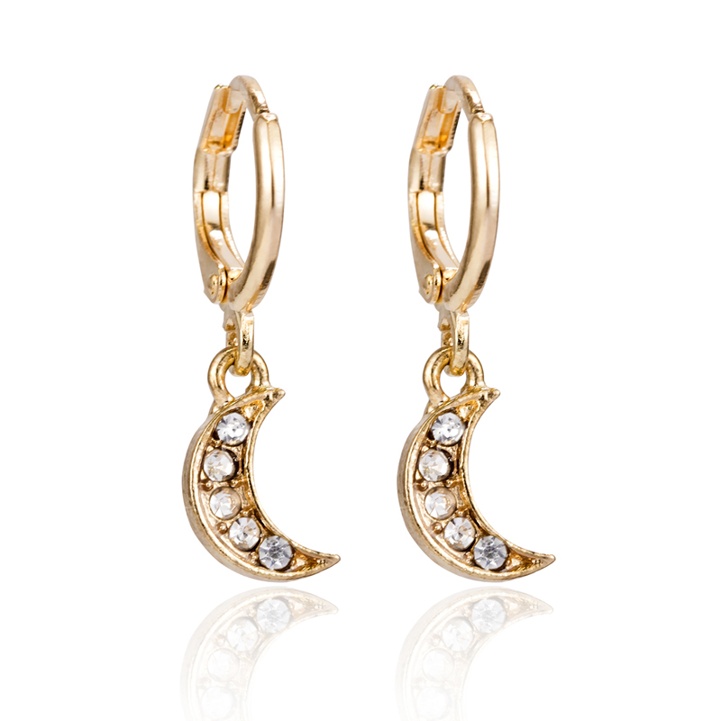 Shell star moon stud earrings, European and American ins style, stylish and unique, versatile short pendant, slimming face, cold style ear ring earrings undefined