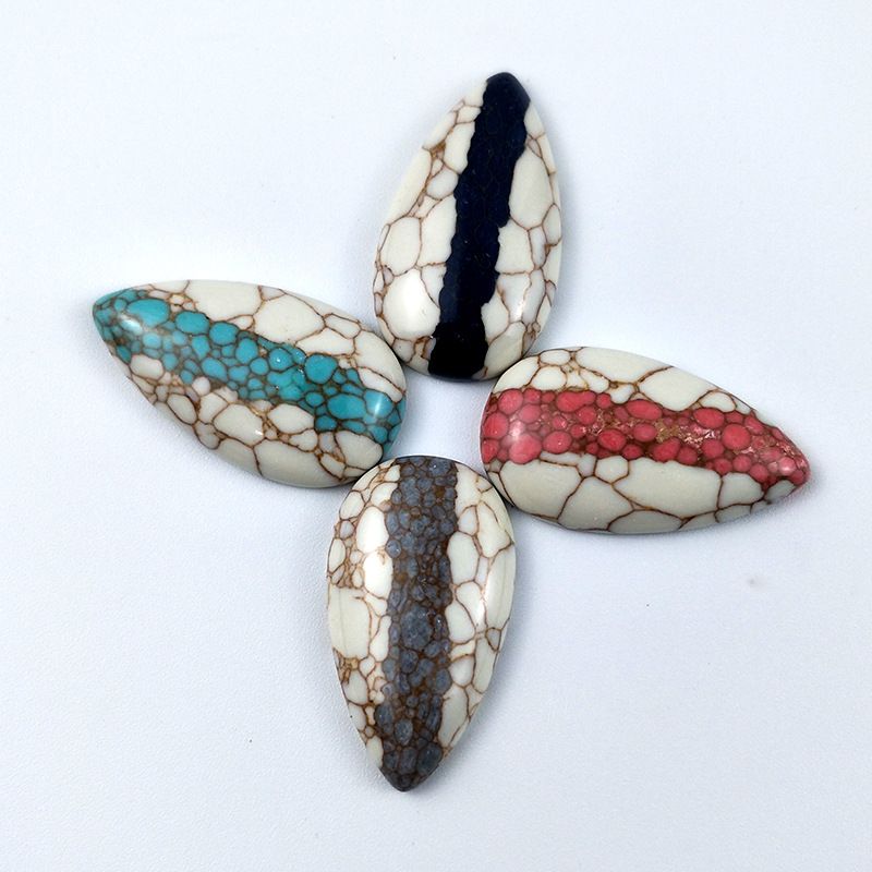 Cross-border hot-selling synthetic turquoise water drop ring face pendant, two-color inlaid flat-bottomed bare stone jewelry accessory, large quantity discount Specification image