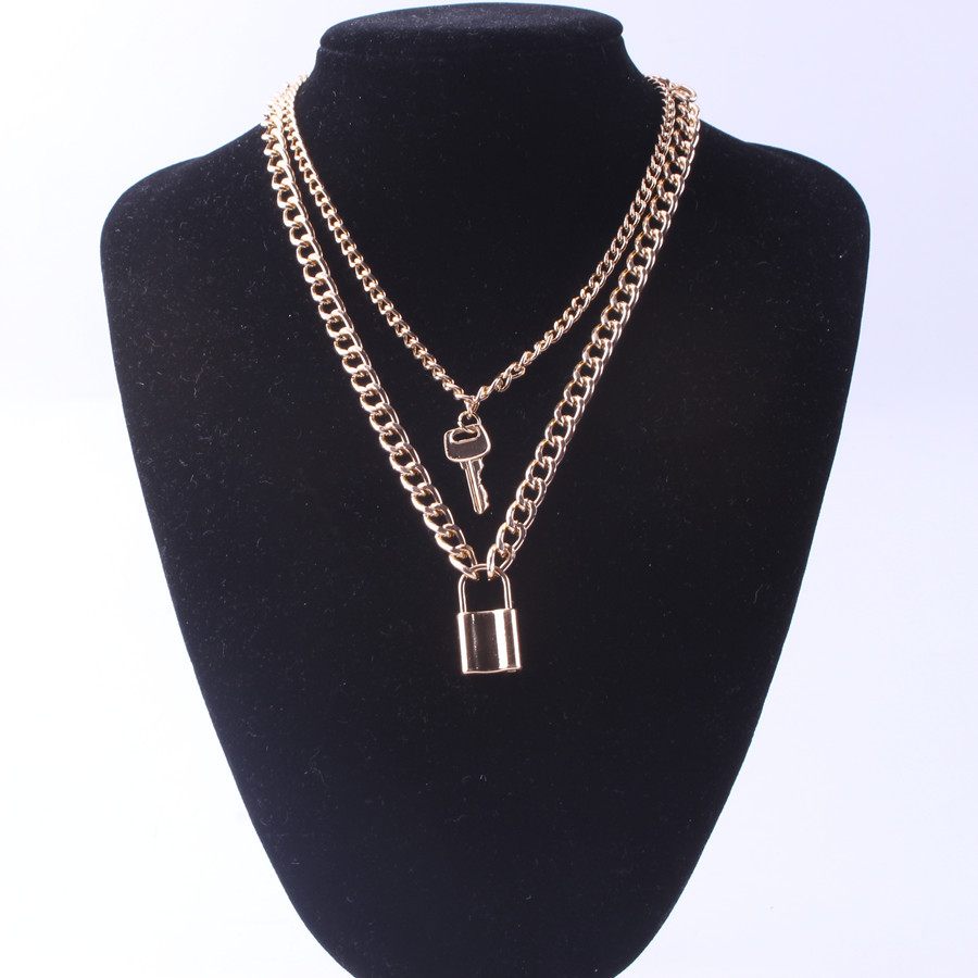 A variety of European and American style necklaces, punk hip-hop exaggerated thick chain necklaces, paired with sweater chains, are retro and versatile for women Specification image