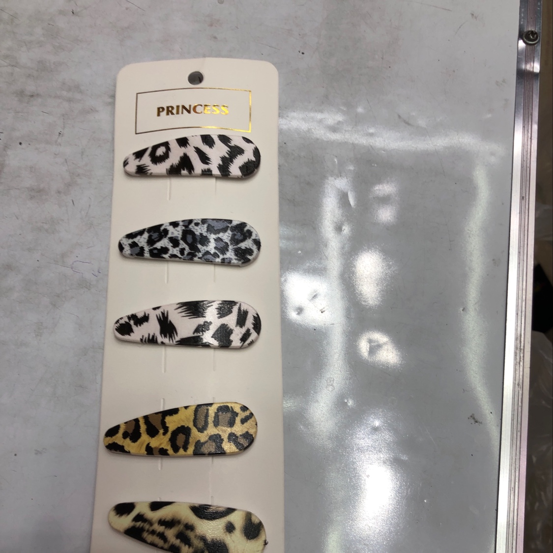 Leopard print hair clips thumbnail