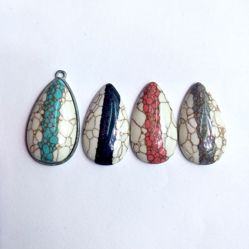 Cross-border hot-selling synthetic turquoise water drop ring face pendant, two-color inlaid flat-bottomed bare stone jewelry accessory, large quantity discount Application Scenario