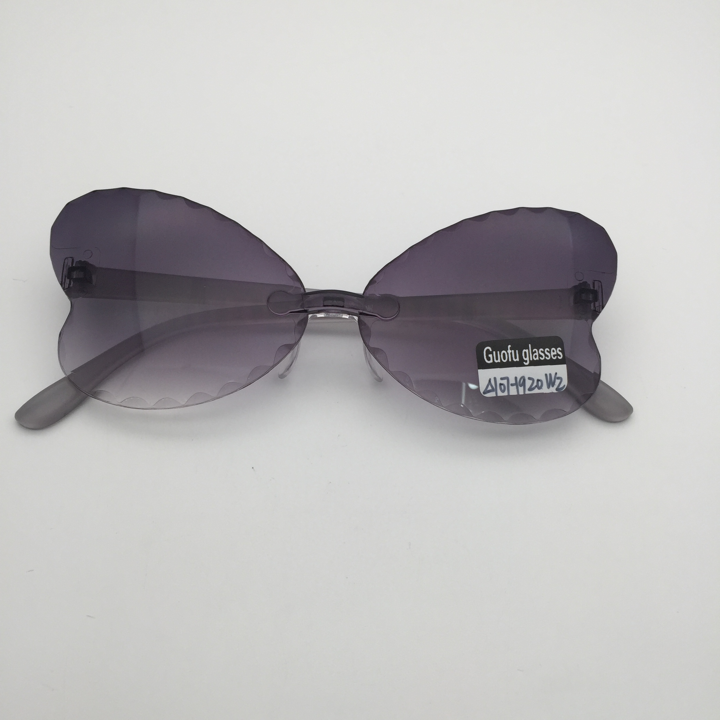 W2 children's sunglasses Application Scenario