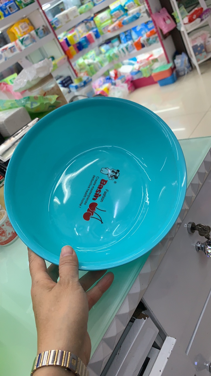 Plastic washbasin