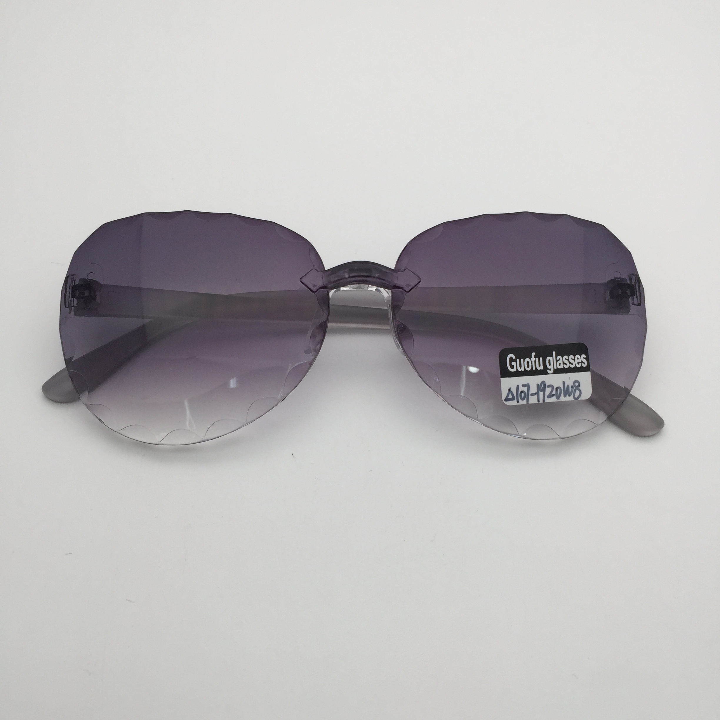 W8 children's sunglasses detail image 3