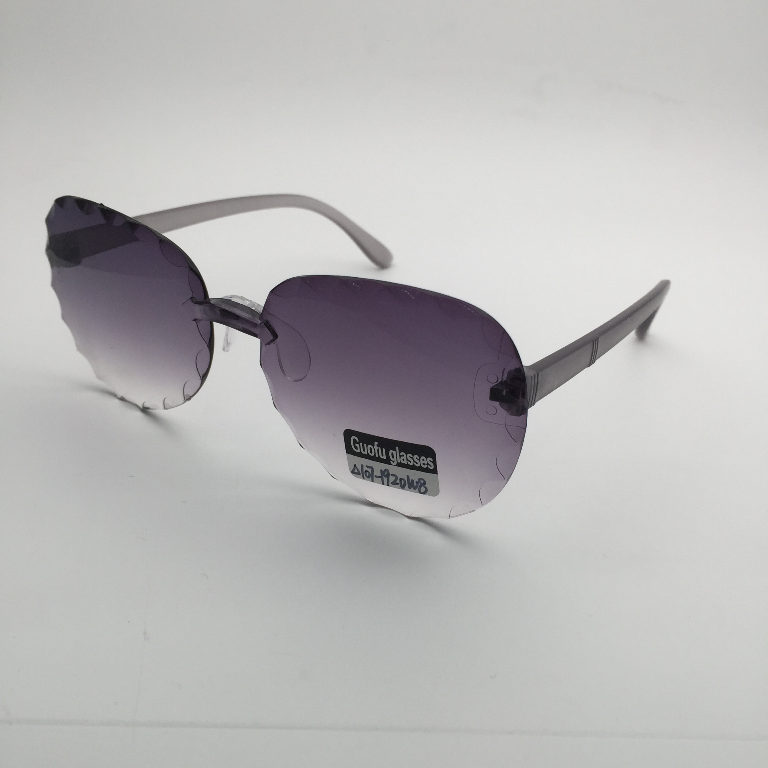 W8 children's sunglasses detail image 2