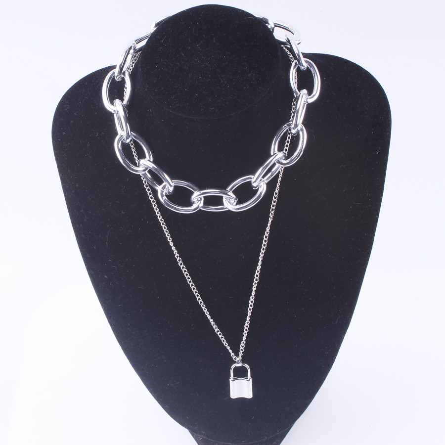 A variety of European and American style necklaces, punk hip-hop exaggerated thick chain necklaces, paired with sweater chains, are retro and versatile for women undefined