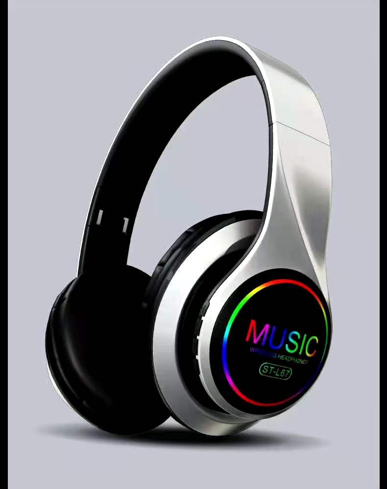 67 Over-ear Bluetooth headphones Application Scenario