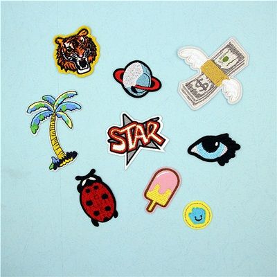 Chunrong embroidery products computer embroidery label small subsidy wholesale accessories cloth paste fashion cloth 24