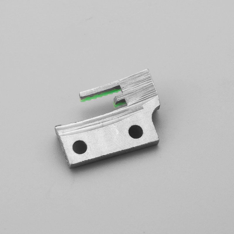 Type B dental rubber teeth, green and high-quality Oxford teeth, industrial sewing machine accessories, universal three-row serrated rubber teeth for computer flat sewing machines Application Scenario