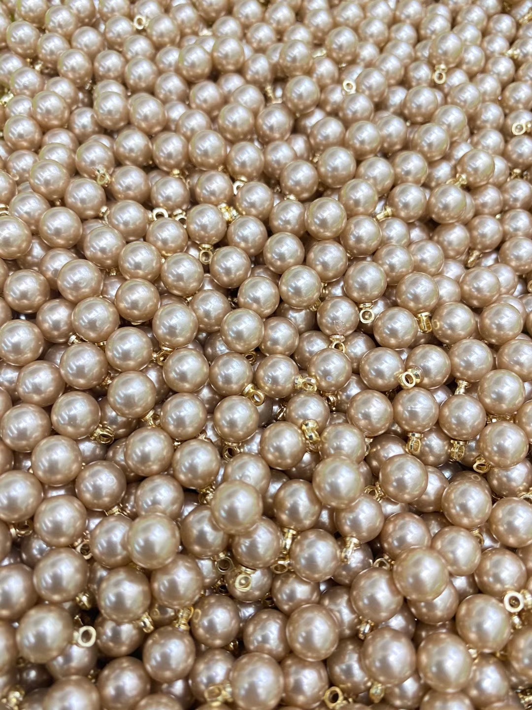 Champagne golden sheep's eyes details Picture