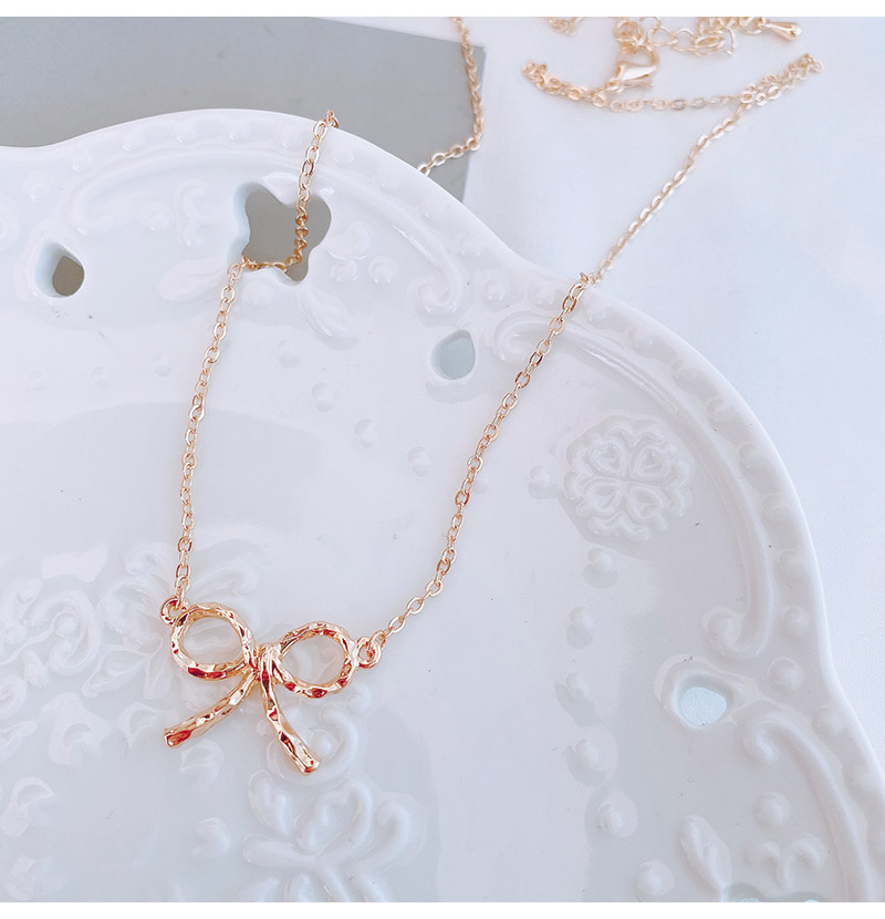 A new trendy bow necklace for women, a cold and elegant style on Instagram, and a popular collarbone chain Application Scenario