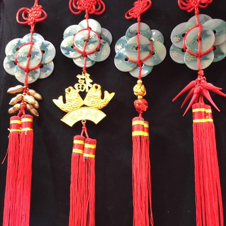 7 large plum blossom jade hanging peanuts. Peppers. Fish Luck. Colored ball (width 7 cm)