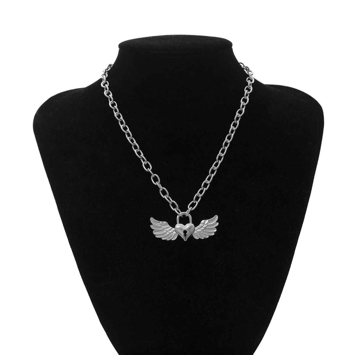 قلادة ذات أجنحة على شكل قلادة Item Picture