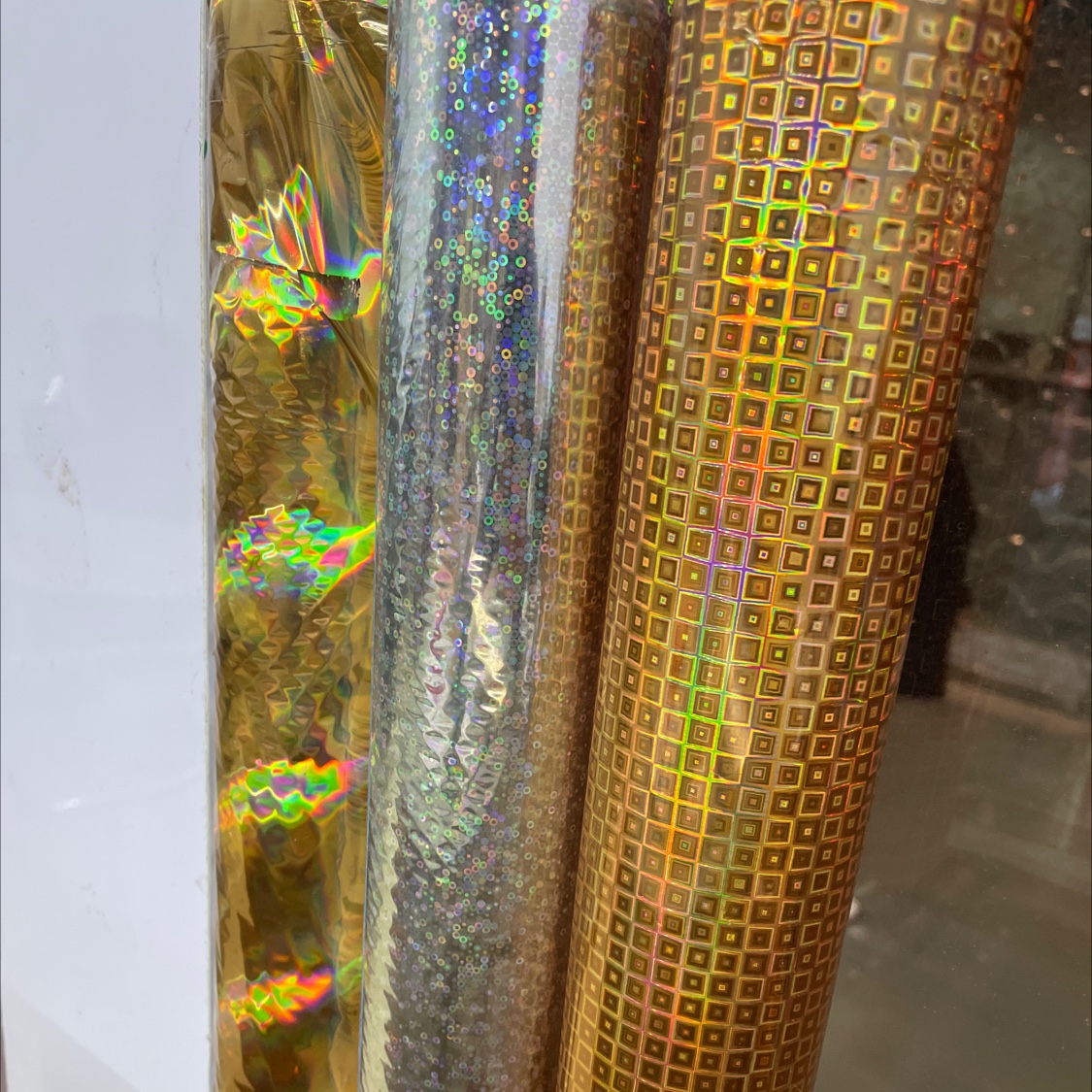 横亚烫金材料，金银色镭射烫金纸细节图