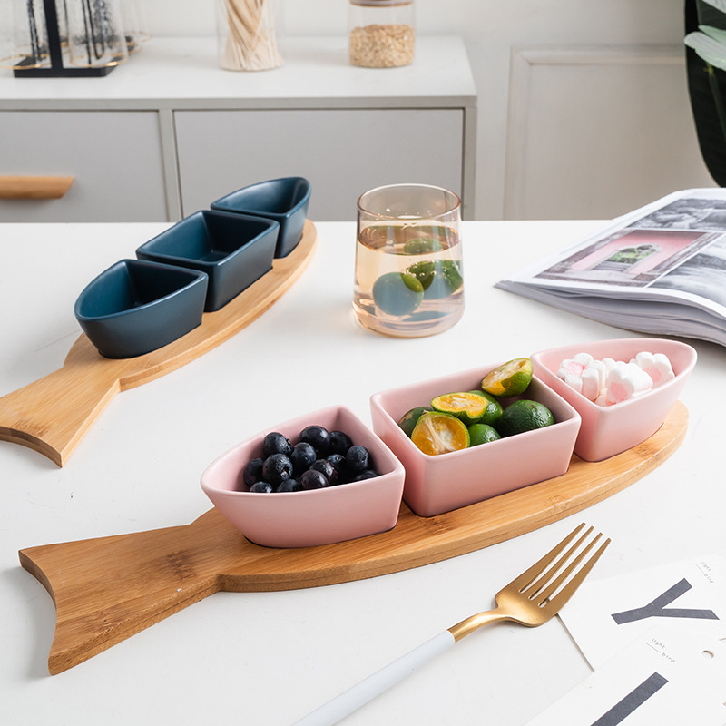 Nordic Simple Matte Glaze Ceramic Snack Bowl Platter Creative Fish-Shaped Inventory Heart Plate With Wooden Base Set