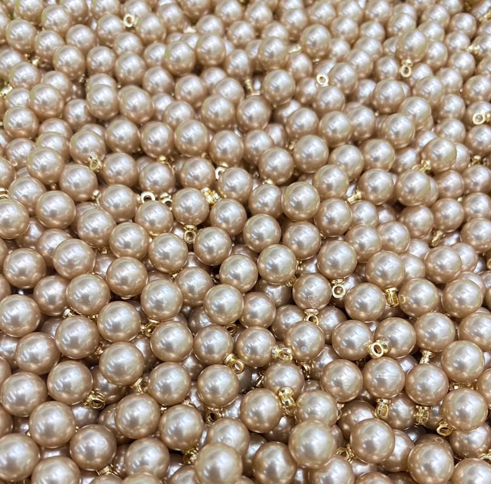 Champagne golden sheep's eyes