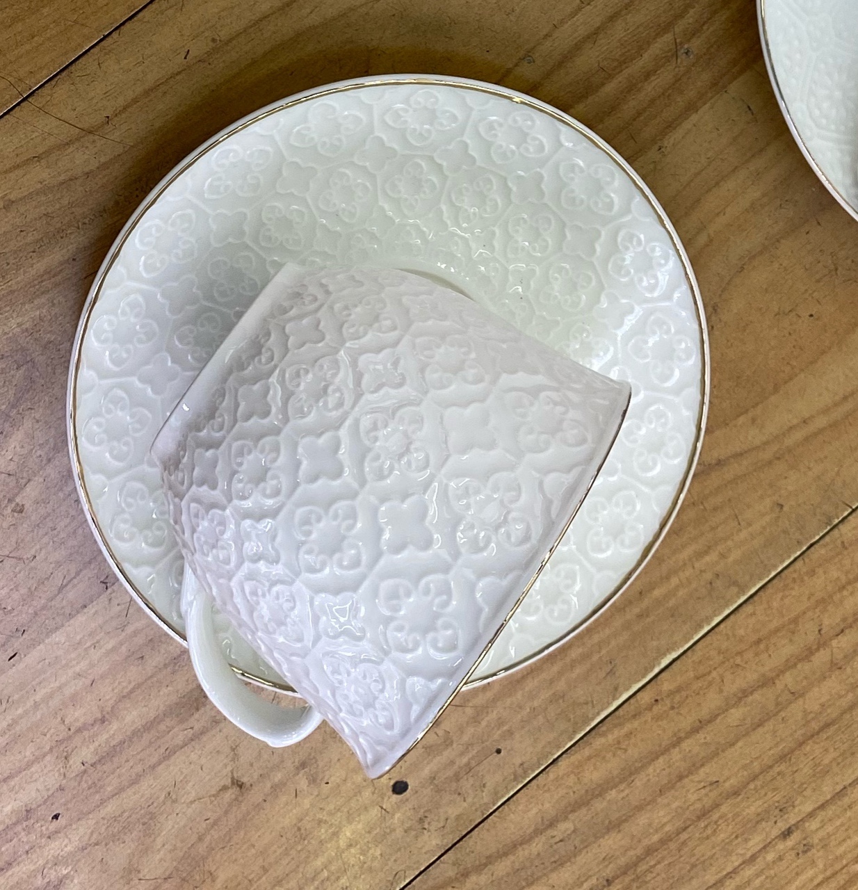 Cup and dish cover Cup and dish cover